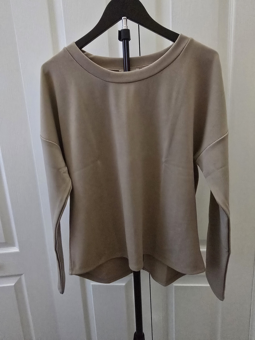 Women's Open Back Crew Sweatshirt in Taupe